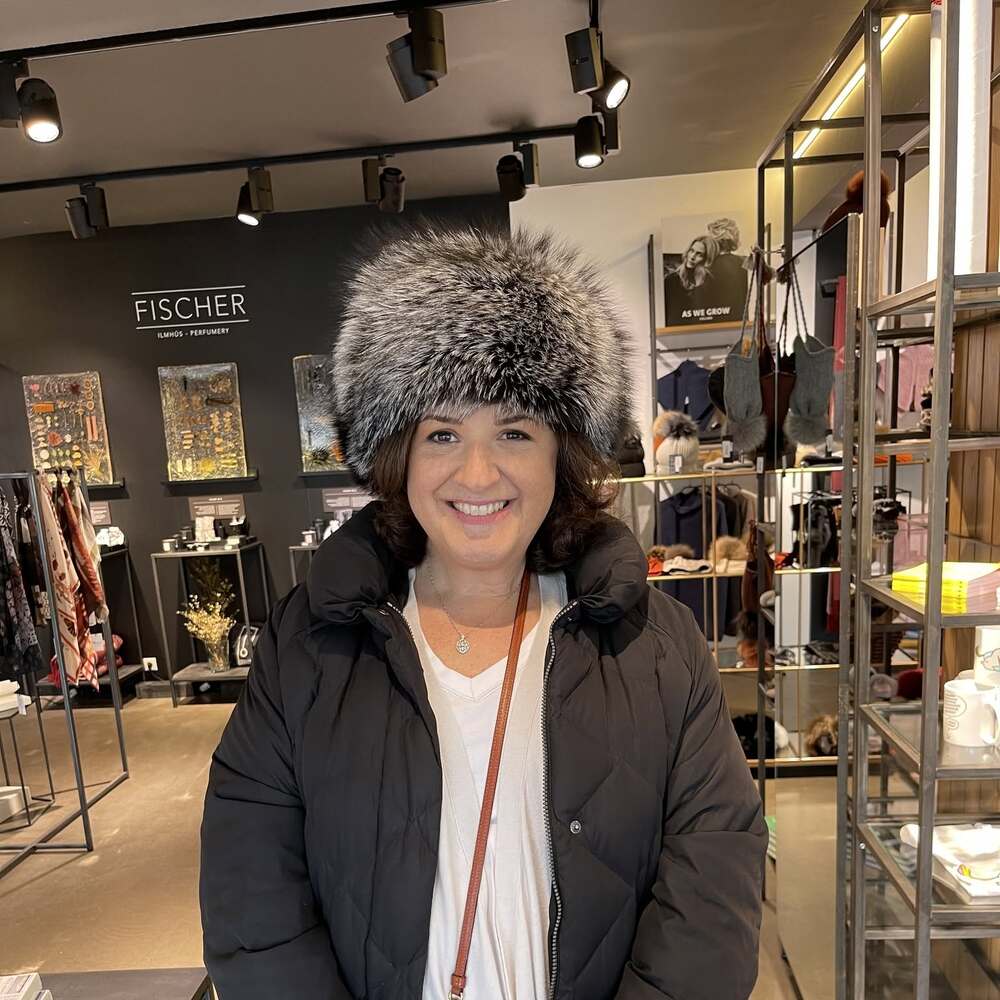 Meet your Posher, Jennifer
